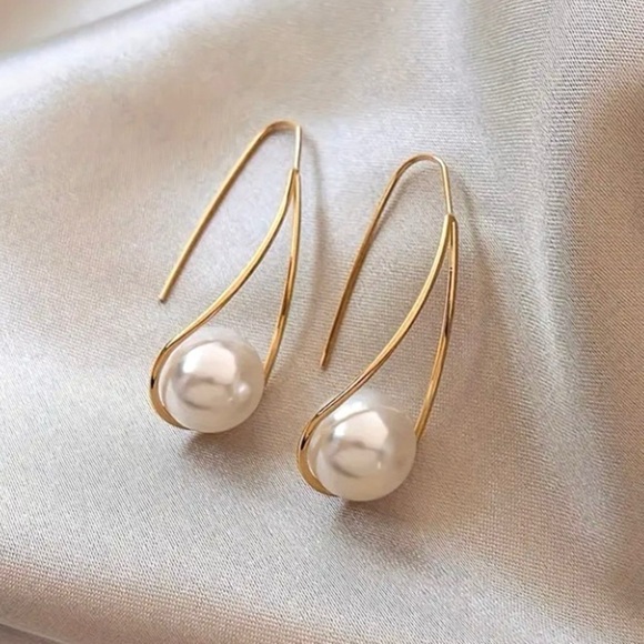 ✨Zara Isla Pearl Drop Earrings - Picture 1 of 6